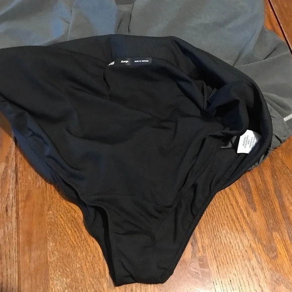 𝅺Men's REI gray athletic shorts. Size XL - Picture 6 of 11